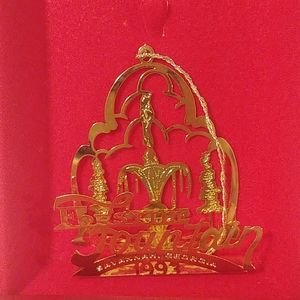 Vtg Forsythe Fountain Sab GA ornament